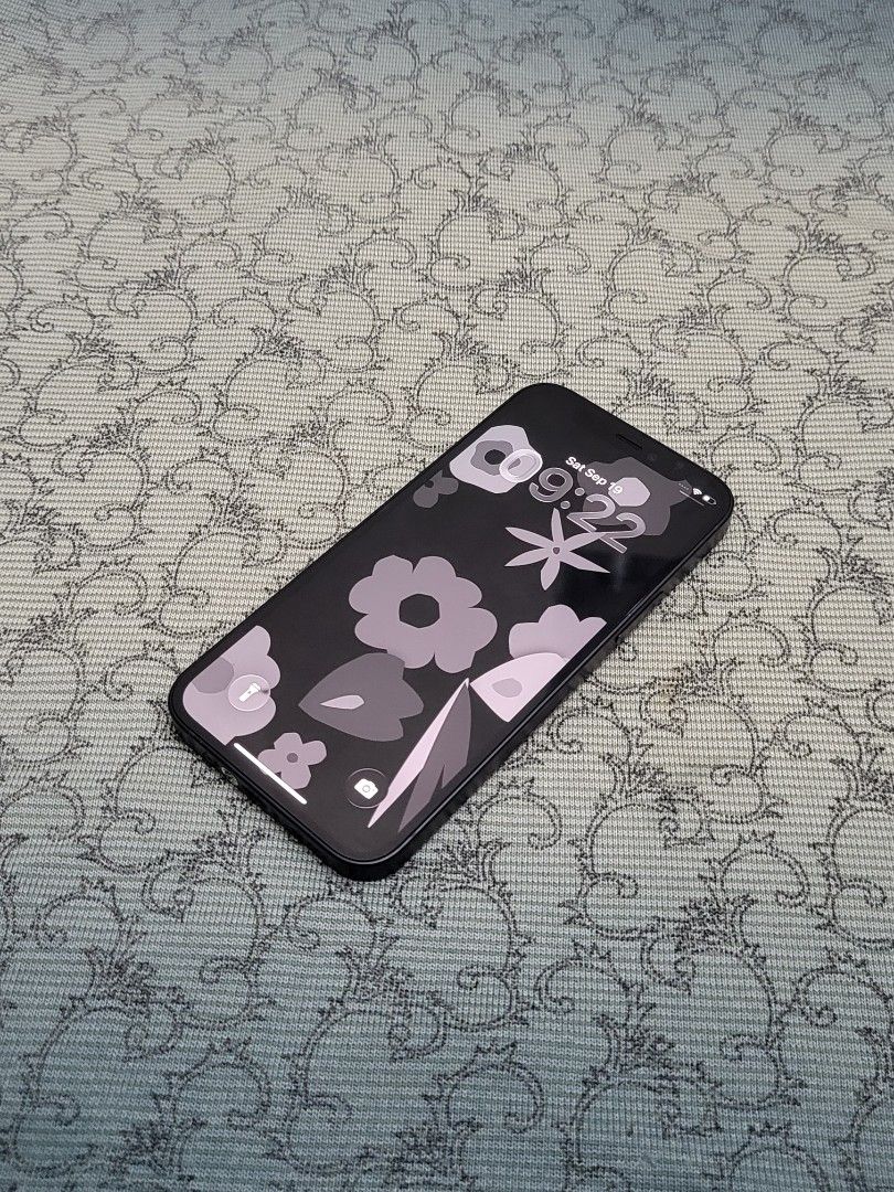 IPHONE 12MINI 256GB 83%BH (Category: iPhone 12 Series) located in Manila. Submitted by _kyle12 (Listing ID 1462873329, Image 3). Description: IPHONE 12MINI 256GB 83%BH All working Face id Truetone Camera Factory unlocked 86% Battery health 256GB STORAGE NO ISSUE GOOD AS NEW READY TO USE.