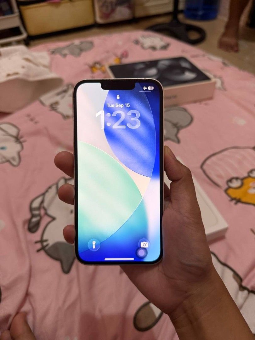 Iphone 13 256GB Smartlock (Category: iPhone 13 Series) located in Manila. Submitted by sottomarkj64647 (Listing ID 1462721023, Image 1). Description: Details: ✅iphone 13 - 256Gb Starlight Smartlock ✅ZPA / NTC APPROVED ✅FACE ID ✅TRUE TONE ✅CAMERA ✅All orig parts ✅63% Batt Health Orig ✅Smartlocked ✅Unli Reset / CHECK ❌Minimal dents and scratches on screen. (Condition of the unit is too good for a 5 yr old device) Inclusion: Unit Box Receipt from sm