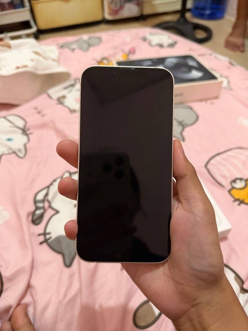 Iphone 13 256GB Smartlock (Category: iPhone 13 Series) located in Manila. Submitted by sottomarkj64647 (Listing ID 1462721023, Image 2). Description: Details: ✅iphone 13 - 256Gb Starlight Smartlock ✅ZPA / NTC APPROVED ✅FACE ID ✅TRUE TONE ✅CAMERA ✅All orig parts ✅63% Batt Health Orig ✅Smartlocked ✅Unli Reset / CHECK ❌Minimal dents and scratches on screen. (Condition of the unit is too good for a 5 yr old device) Inclusion: Unit Box Receipt from sm