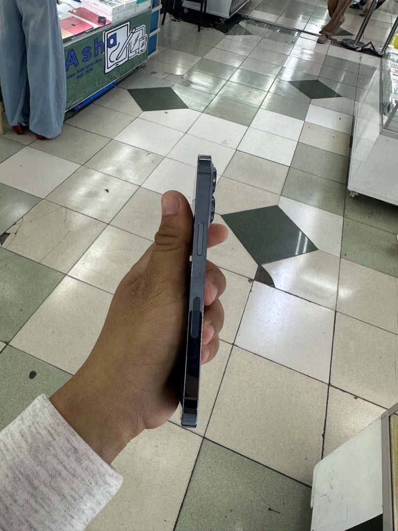 IPhone 13 Pro 1TB 99BH no issues openline no issues (Category: iPhone 13 Series) located in San Juan City. Submitted by najihahtelecomshop2018 (Listing ID 1462795019, Image 3). Description: Legit Store | Original unit FOR SALE | TRADE / SWAP ▫️INSTALLMENT thru: 🔸Credit Card (straight / installment) 🔸Ggives / Gcredit + 6% interest 🔸Spay Later + 6% interest (RFS: Buy and Sell any kinds of Gadgets) Description: iPhone 13 Pro 1TB ( other GB are al