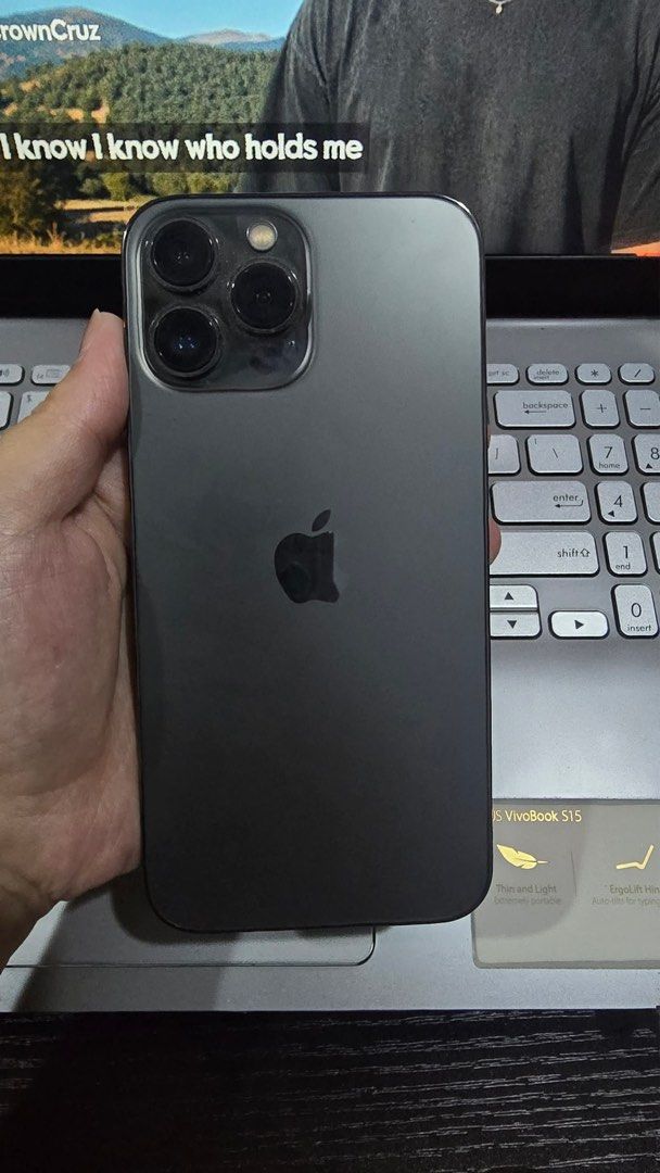 Iphone 13 pro max (Category: iPhone 13 Series) located in Manila. Submitted by keisha__ (Listing ID 1462826709, Image 2). Description: Ip13 pro max 128gb Graphite Open line With box and cable rfs: need funds Meetup mnl or bgc.