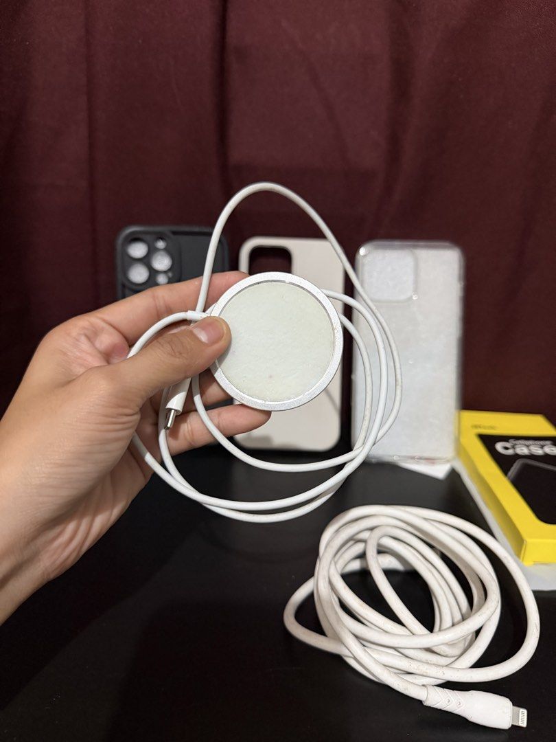 Iphone 13 pro max accessories (Category: Cables & Adaptors) located in Caloocan City. Submitted by rohllee (Listing ID 1462718900, Image 3). Description: Take All for 299 Inclusions: 3 cases 1 wireless cable 1 wired cable.