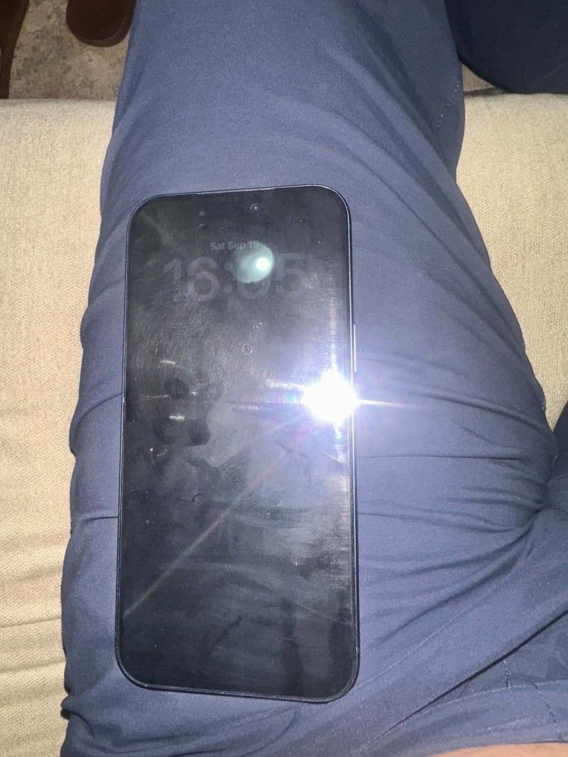 Iphone 17 pro max (Category: iPhone 17 Series) located in Makati City. Submitted by lleomars (Listing ID 1462767522, Image 2). Description: Smart lock With warranty .