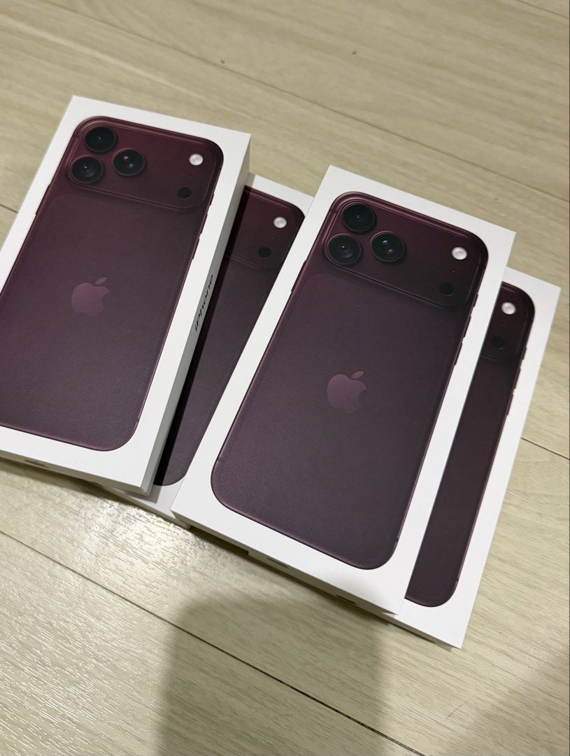 iPhone 18 Pro Max 512GB 全新未拆 （分類：其他）位於 Hong Kong。 由 Siuck615 提交（商品編號 1462687649，圖片 1）。簡介： iPhone 18 Pro Max 紅色 512GB×3 $14500每部 apple 官網訂 有意pm 。