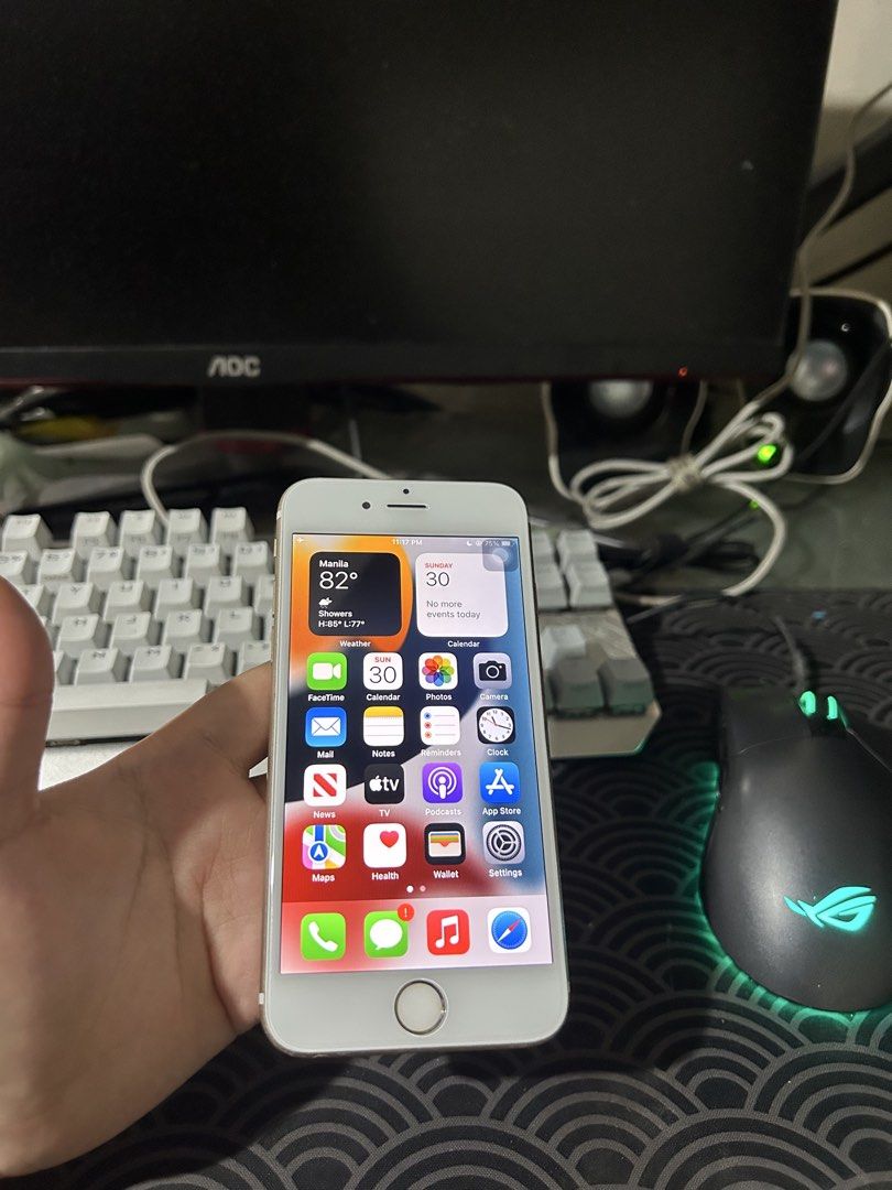 iphone 6s (Category: iPhone 6 Series) located in Manila. Submitted by k.gonzales (Listing ID 1462721170, Image 2). Description: FOR SALE‼️‼️‼️ IPHONE 6S 32GB FU ( ANYSIM ) 100% BATTERY HEALTH ✅ TOUCH ID WORKING ✅ FRONT & BACK CAM MALINAW ISSUE: DENTS ONLY ₱2,300.