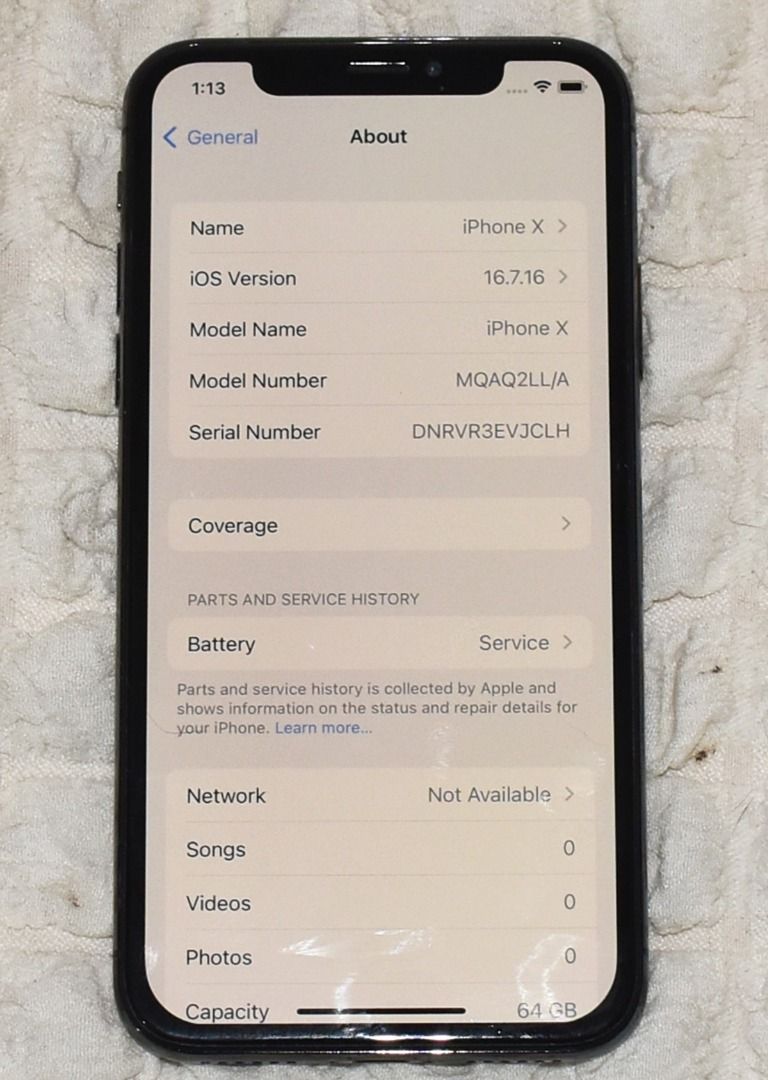 iPhone X - 64GB (Category: iPhone X Series) located in Pasig City. Submitted by danielkim74 (Listing ID 1462795726, Image 2). Description: iPhone X - 64GB Open line Smooth and good condition Sign of use Battery health : 70% Fixed Price, No more Last price Inclusions : Case <Specifications> - Model : iPhone X - Color : Black - SCREEN SIZE: 5.8" - DISPLAY: Super Retina OLED (1125 x 2436 Resolution) - Main CAMERA: Dual 12MP camera system (Wide and t