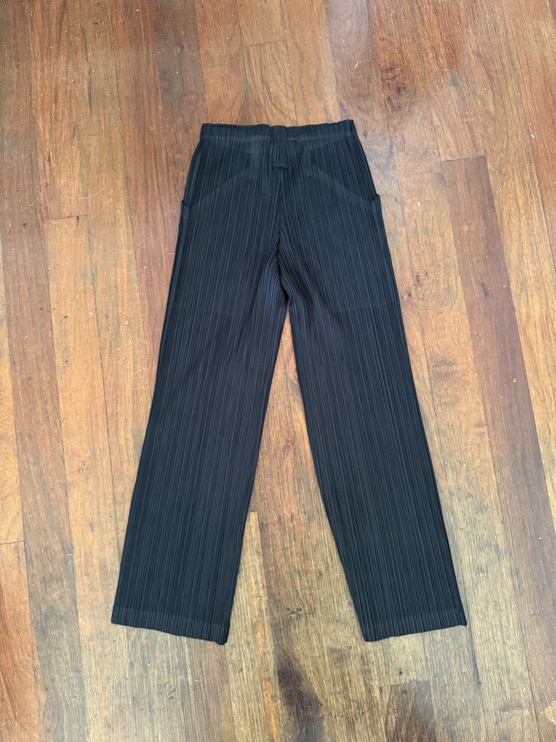 Issey Miyake Pleats Please Pants (Category: Other Bottoms) located in Caloocan City. Submitted by karadanielletco-27278 (Listing ID 1462836664, Image 1). Description: HQ Issey Miyake Please Please Pants Size 1 .
