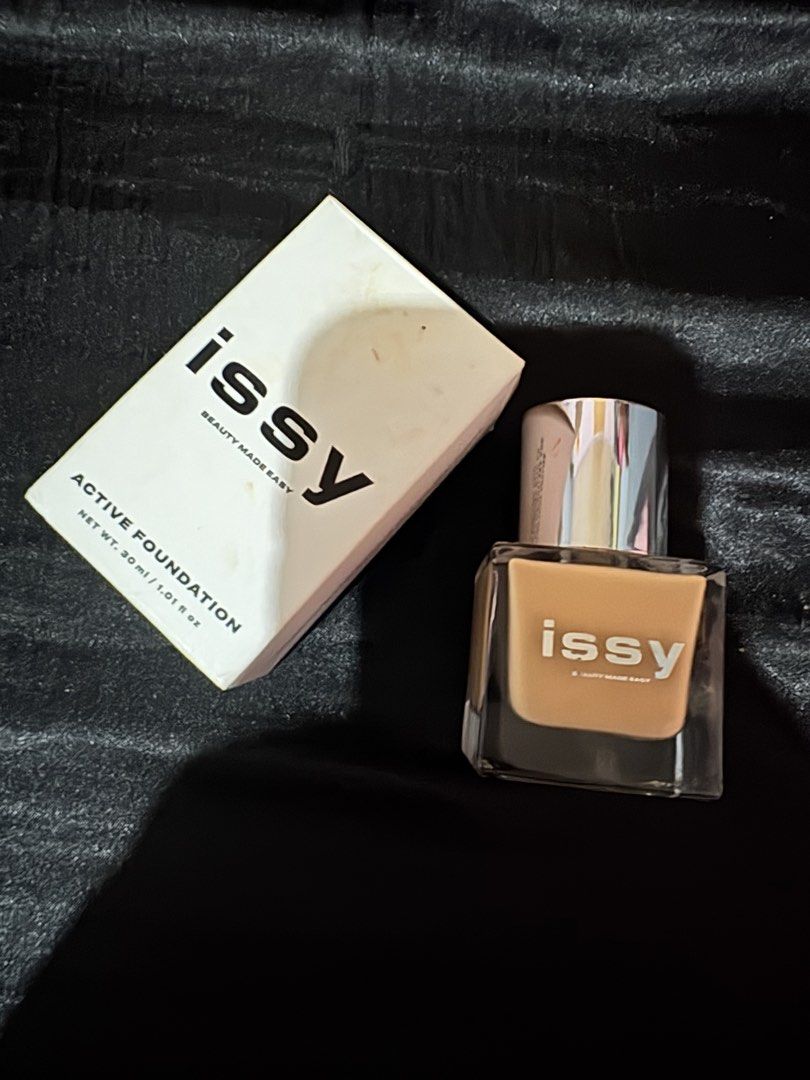 Issy Active Foundation in the shade YL2.5 (Category: Makeup) located in Batangas. Submitted by nickydeclutters_ (Listing ID 1462829578, Image 1). Description: - Issy Active Foundation - 30ml bottle - Ideal for everyday wear - 80% pa laman.
