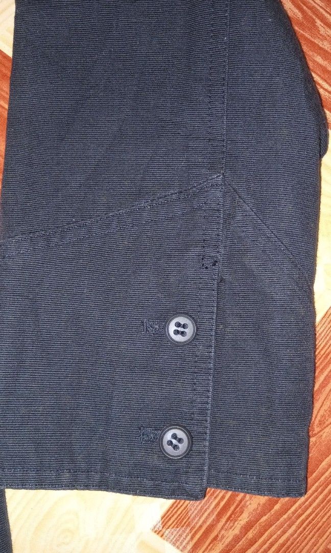 JACKET (Category: Coats, Jackets and Outerwear) located in Kuala Kerai. Submitted by shafero166853 (Listing ID 1462843011, Image 3). Description: LOCK RM20 DFOD PIT 21.5 LABUH 27 ITEM BELUM CUCI MINAT PM.