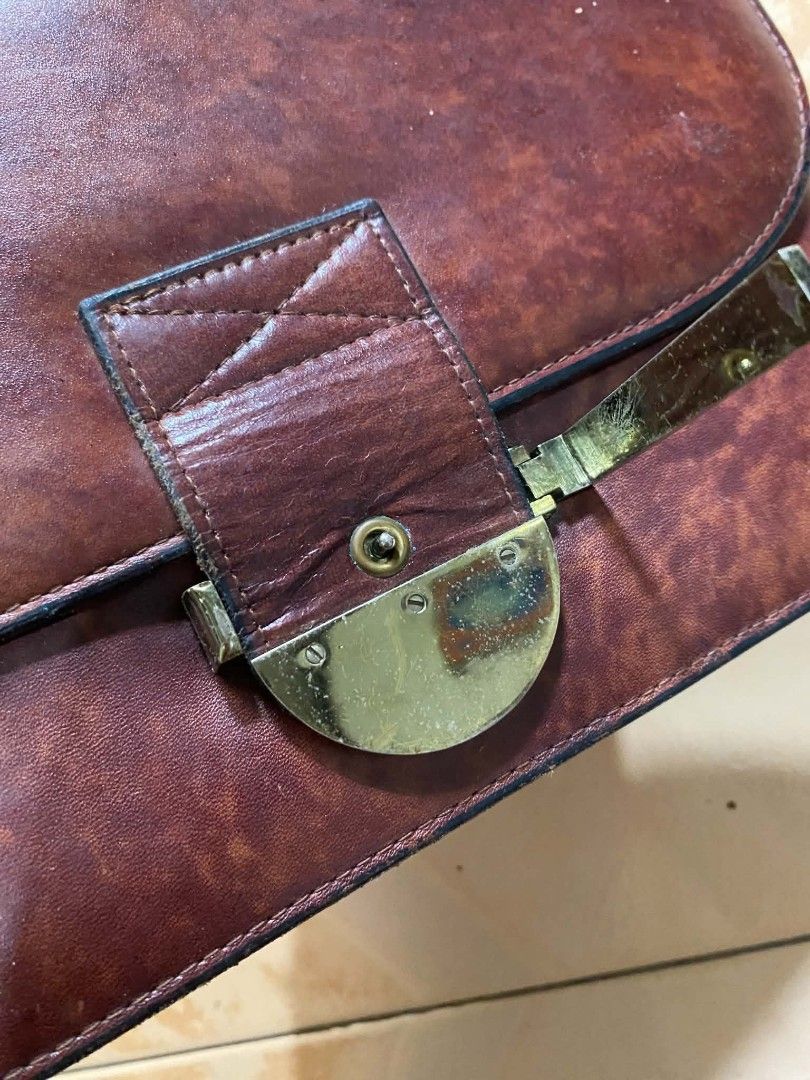 JAPAN HANDBAG (Category: Luxury Bags & Wallets) located in Manila. Submitted by aize2thrft (Listing ID 1462732907, Image 3). Description: JAPAN HANDBAG LIKE NEW CONDITION LEATHER MATERIAL NO ISSUE.
