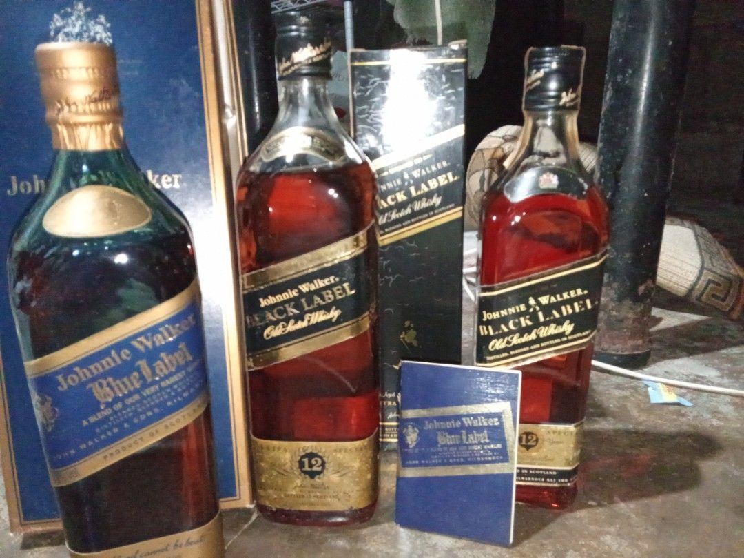 Johnnie walker 3pcs (Category: Beverages) located in Antipolo. Submitted by vintagefinds_cx (Listing ID 1462724149, Image 2). Description: 2 black label 1 blue label.