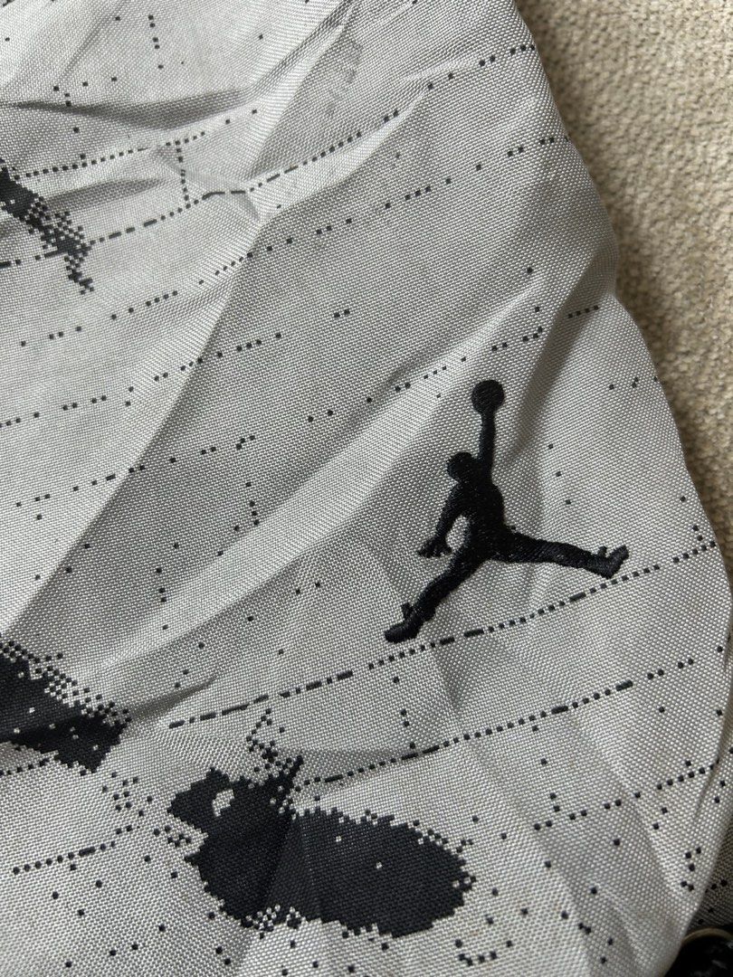Jordan Drawstring bag (Category: Backpacks) located in Aurora. Submitted by purethrift07 (Listing ID 1462720038, Image 3). Description: Maganda No issue Dm me.