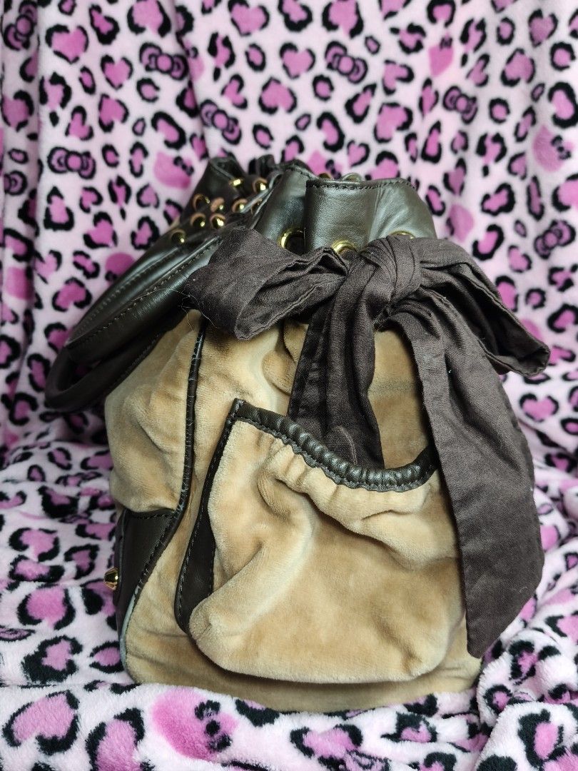 Juicy couture daydreamer (Category: Shoulder Bags) located in Baguio. Submitted by juicyyyy.gals (Listing ID 1462839594, Image 2). Description: juicy couture daydreamer bags -with peelings (see pics) m: 4000.