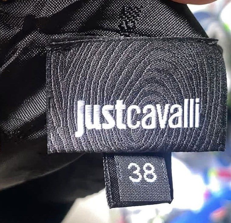 JUST CAVALLI WMN MINI DRESS (Category: Dresses) located in Davao. Submitted by ronz31 (Listing ID 1462871910, Image 3). Description: INTEREST CHECK JUST CAVALLI WMN MINI DRESS SIZE 38/MEDIUM Authentic💯 NO ISSUE DM📩.
