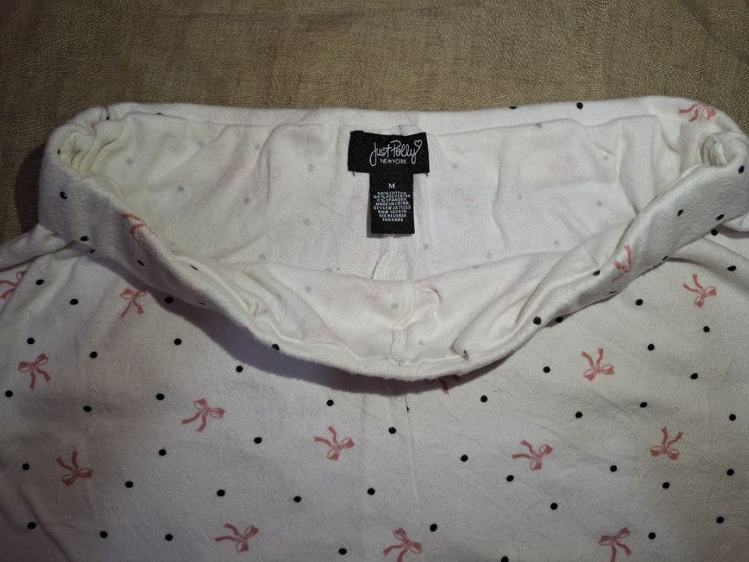 Just polly M - can fit xs-s (Category: Shorts) located in Tanjay. Submitted by ukay_thriftybylj (Listing ID 1462822740, Image 2). Description: no nego.