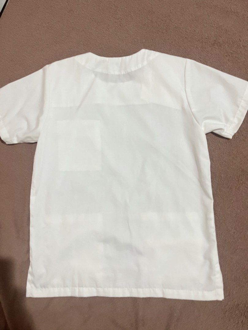 Kaizen White Scrub suit (Category: Sets & Coordinates) located in Baguio. Submitted by mikachuuu368 (Listing ID 1462842593, Image 3). Description: Kaizen Scrub suit - 3 button overlap • Size small - check sizing guide posted TOP: • Functional 3-button overlap shoulder opening • Round Neck design • 1 Welt chest pocket • 2 Patch waist pockets • 1 waist secret pocket • 1 waist pen pocket PANTS: • 2 Insert front pockets • 1 Fake button fly • 2 Patch 