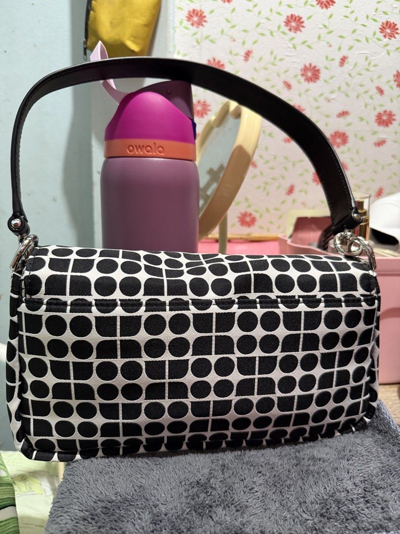 Kate Spade crossbody & shoulder bag (Category: Shoulder Bags) located in Manila. Submitted by momaystuff2025 (Listing ID 1462784139, Image 2). Description: PreOwned: super LIke NEW rarely used Kate spade noel.
