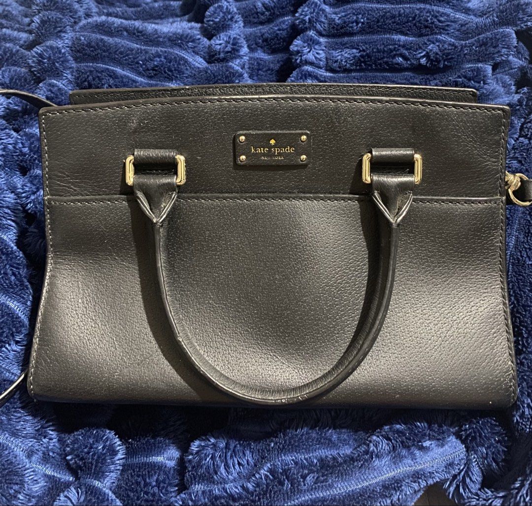 Kate Spade handbag with crossbody strap (Category: Cross-body Bags) located in Angeles City. Submitted by seraphine103 (Listing ID 1462877406, Image 1). Description: .