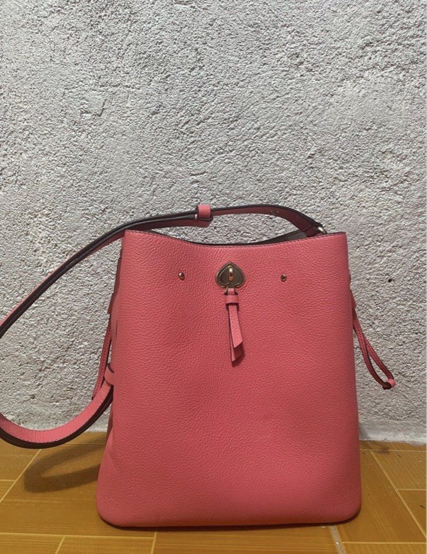 Kate Spade Marti bucket bag (Category: Luxury Bags & Wallets) located in Cavite. Submitted by aiks1993 (Listing ID 1462758281, Image 1). Description: 💯 authentic Message for more photos/details.
