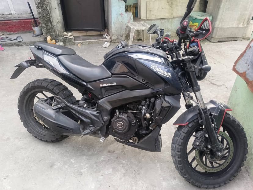 Kawasaki Dominar 400 Motorcycle (Category: Motorbikes for Sale) located in Manila. Submitted by eliseyoutryy (Listing ID 1462835027, Image 1). Description: Kawasaki Dominar 400 (V1) 🏍️💨📍 Location: Parañaque City💰 Price: ₱110,000 (Slightly negotiable sa personal)QUICK SPECS & DETAILS: Expressway Legal (373cc sa CR — pwedeng-pwede sa SLEX, NLEX, etc.) 1st Owner Papers: Original OR / CR (Complete & Clean) Year Model: 2018 Model (Acquired / Relea