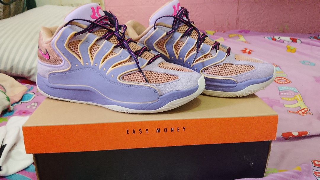 KD18 B.A.D PURPLE (Category: Sneakers) located in Manila. Submitted by angelo_castro07 (Listing ID 1462743963, Image 2). Description: KD18 B.A.D PURPLE COMPLETE WITH BOX AND RECEIPT 4X LANG NAGAMIT SIZE 9 PASOK SA 9.5.