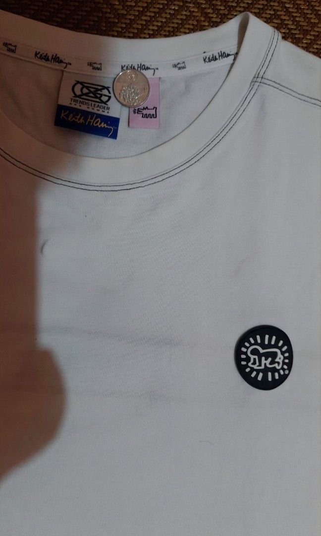 Keith Harring X Gxg Shirt (Category: Tshirts & Polo Shirts ) located in Mandaue City. Submitted by kulasyow (Listing ID 1462855918, Image 3). Description: Keith Harring x GxG Good used Condi Need Deep washed Ukay Dimes:21.5x26.5 Price:300 Cebu.