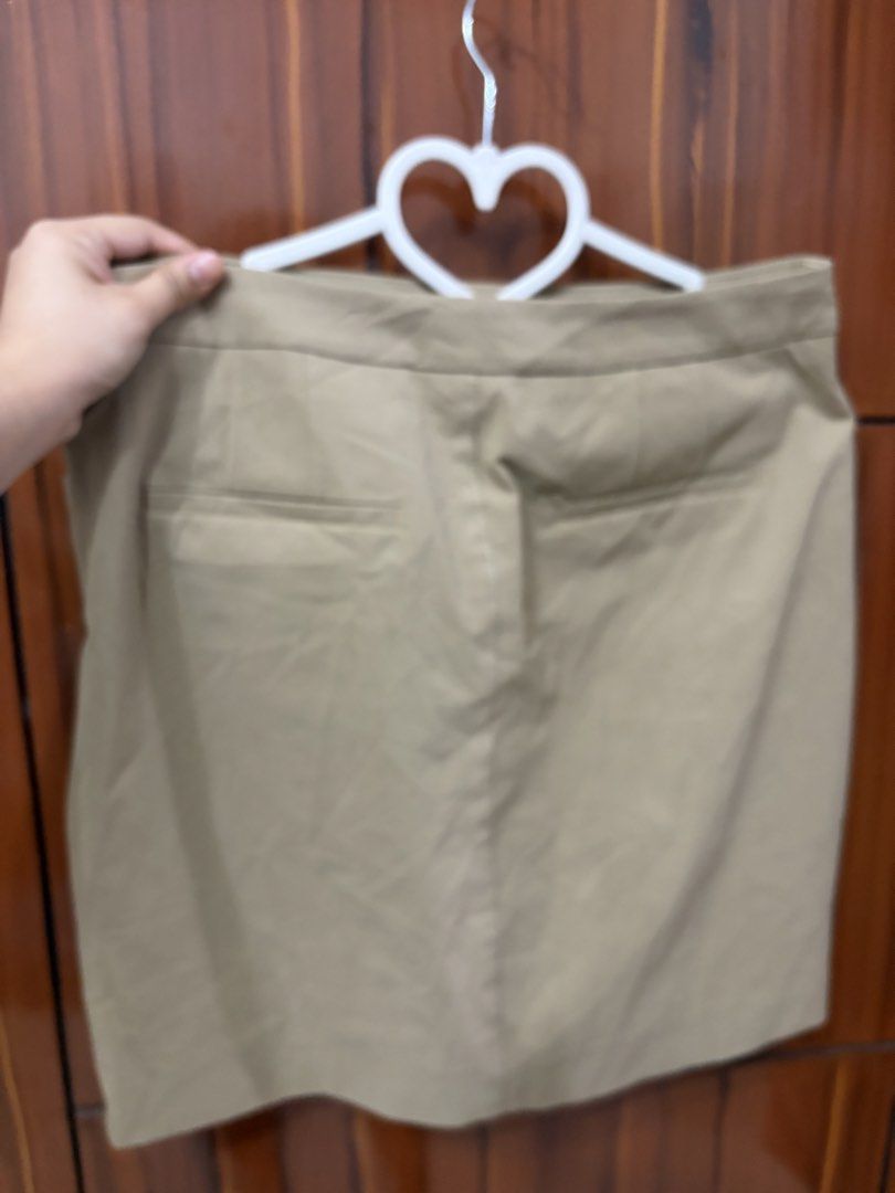 Khaki Brown Mini Skirt (Category: Skirts) located in Pateros City. Submitted by downsizin (Listing ID 1462786593, Image 2). Description: Size 30 waist size.