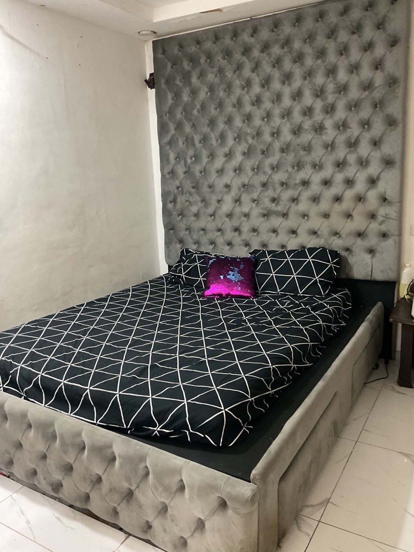 RUSH: King Size Tufted Bed Frame w/ Side Drawer Organizer (Category: Bed Frames & Mattresses) located in Quezon City. Submitted by alliahf (Listing ID 1462753191, Image 2). Description: King size Plush tufted headboard + bed frame With side drawer organizer for extra storage Foam not included 18k only Buyer will shoulder shipping/delivery fee 📍 Location: Proj 7, QC 📩 PM if interested. Serious buyers only..