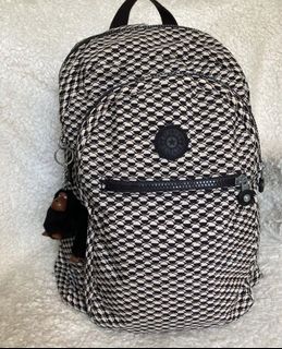 (Category: ) located in . Submitted by bagstrend (Listing ID 1462710660, Image 1). Description: .