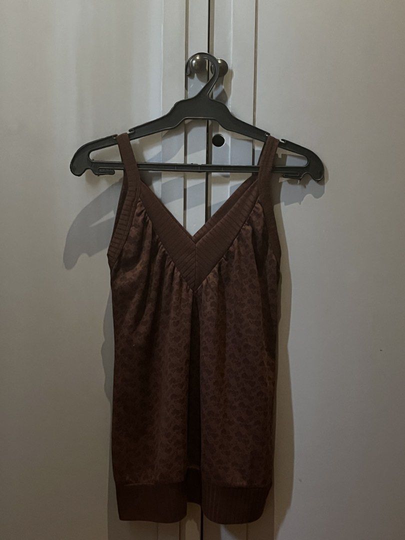 KIRIN-KIRIN, Y2k Brown Top (Category: Sleeveless) located in Las Pinas. Submitted by limcmc (Listing ID 1462846740, Image 1). Description: ‼️ USED TWICE. 🚫 Tag/s 🚫 When Worn Pics Og Price: Each 500~ RFS: Decluttering MOP: Gcash & BDO (NO REFUNDS) Shipping: Shouldered by the buyer (gogoexpress, j&t, lalamove) ✨ DM me for more inquiries!.