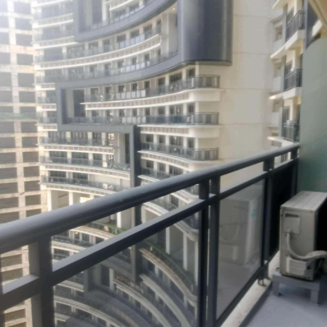Knightsbridge Residences Studio Unit for sale (Category: Apartments & Condos) located in Taguig. Submitted by jedidiahproperties (Listing ID 1462819554, Image 1). Description: For sale: Studio Unit with an area of 28.63 sqm more or less, located at the 37th Floor of the Knightsbridge Residences Price: P4.2M Parking 12.5 sqm more or less .