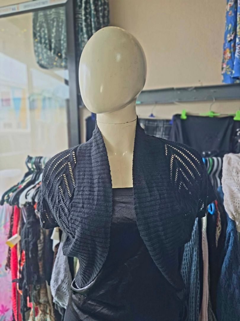 Knit Tops (Category: Blouses) located in Makati City. Submitted by bigheartsclothingcom720 (Listing ID 1462736318, Image 1). Description: `**US PRELOVED BLOUSES FOR SALE!** ✨ 📌 Size on Tag L | Fits from: S to L 💖 Great condition & super sulit! .
