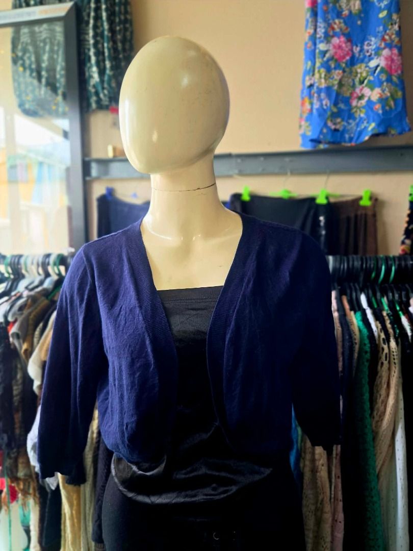 Knit Tops (Category: Blouses) located in Makati City. Submitted by bigheartsclothingcom720 (Listing ID 1462737055, Image 1). Description: **US PRELOVED BLOUSES FOR SALE!** ✨ 📌 **Size on Tag:** Large 📏 **Fits from:** S to L 💰 **Price:** ₱150 💖 Great condition & super sulit! .