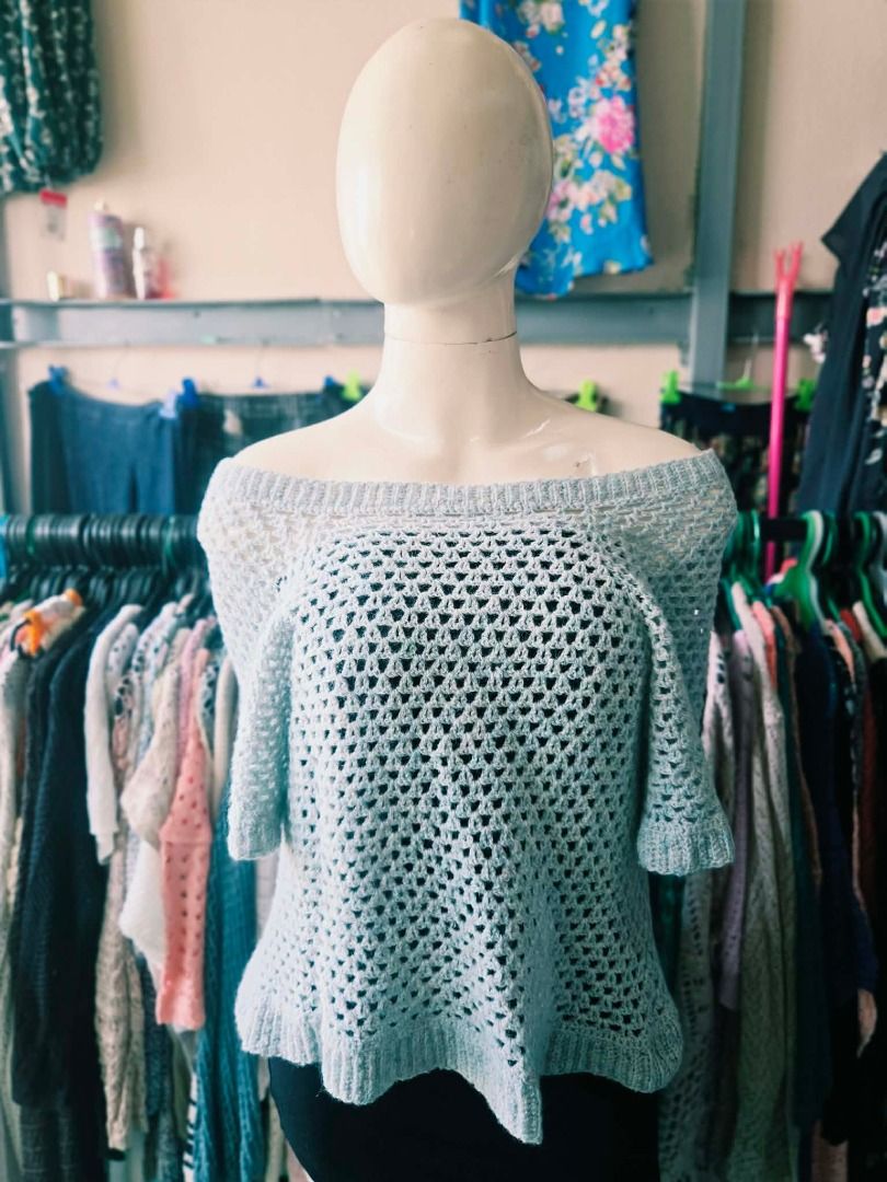 Knit Tops (Category: Blouses) located in Makati City. Submitted by bigheartsclothingcom720 (Listing ID 1462741017, Image 1). Description: **US PRELOVED BLOUSES FOR SALE!** ✨ 📌 **Size on Tag:** No tag 📏 **Fits from:** L to 2XL 💰 **Price:** ₱200 💖 Great condition & super sulit! .