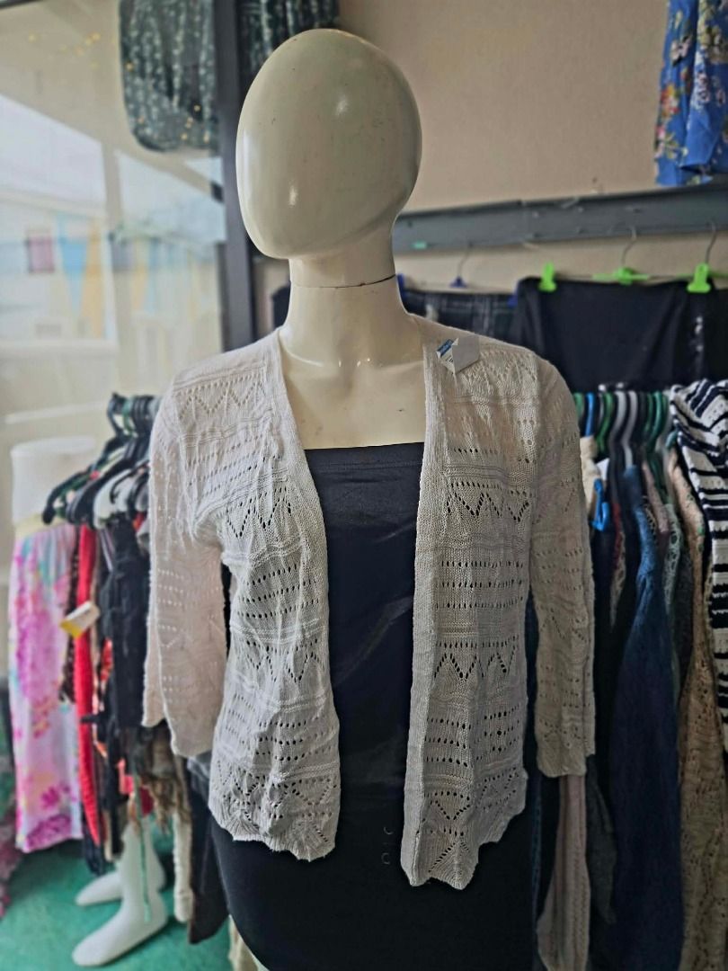 Knit Tops (Category: Blouses) located in Makati City. Submitted by bigheartsclothingcom720 (Listing ID 1462741443, Image 1). Description: **US LIGHT KNITTED TOPS FOR SALE!** ✨ 📌 **Size on Tag:** No Tag 📏 **Fits from:** M to L 💰 **Price:** ₱200 💖 Great condition & super sulit! .