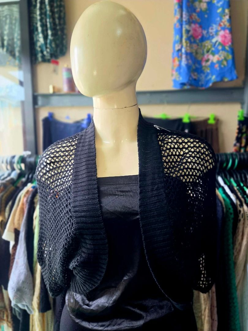 Knit Tops (Category: Blouses) located in Makati City. Submitted by bigheartsclothingcom720 (Listing ID 1462742169, Image 1). Description: **US LIGHT KNITTED TOPS FOR SALE!** ✨ 📌 **Size on Tag:** No Tag 📏 **Fits from:** S to M 💰 **Price:** ₱200 💖 Great condition & super sulit! .