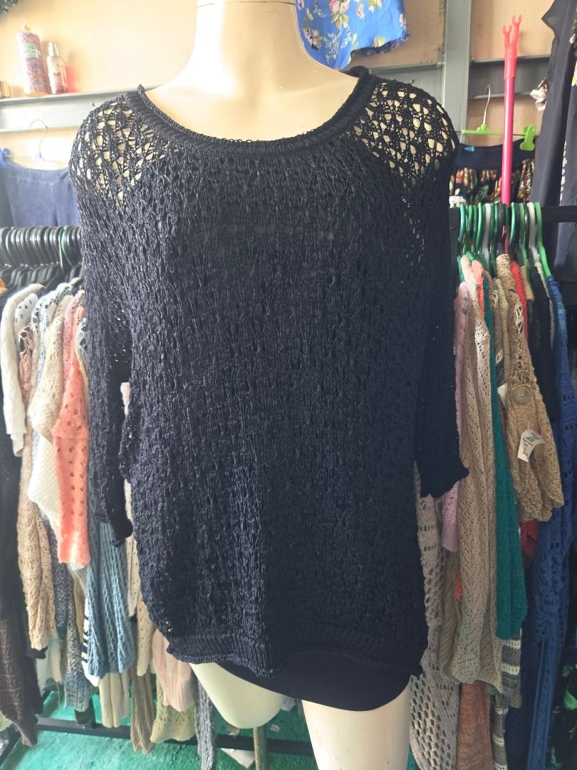 Knit Tops (Category: Blouses) located in Makati City. Submitted by bigheartsclothingcom720 (Listing ID 1462754895, Image 1). Description: US LIGHT KNITTED TOPS FOR SALE!** ✨ 📌 **Size on Tag:** No Tag 📏 **Fits from:** XL to 4X 💰 **Price:** ₱250 💖 Great condition & super sulit!.