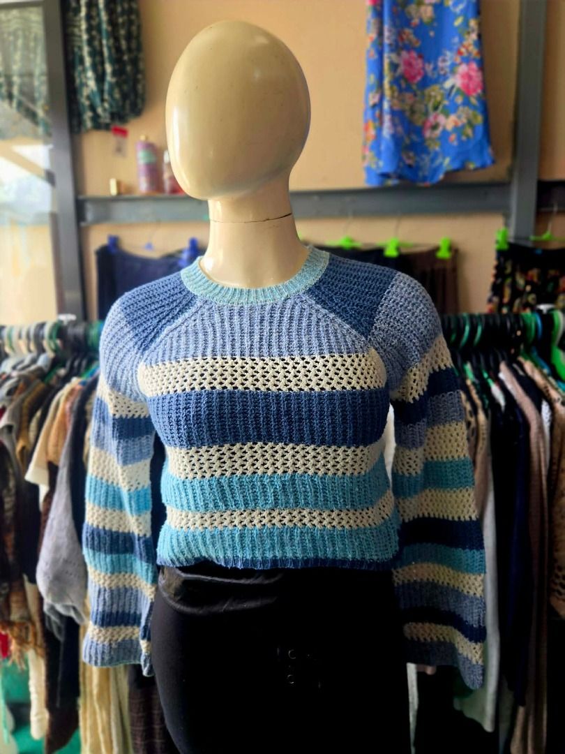 Knit Tops (Category: Blouses) located in Makati City. Submitted by bigheartsclothingcom720 (Listing ID 1462762667, Image 1). Description: US LIGHT KNITTED TOPS FOR SALE!** ✨ 📌 **Size on Tag:** No Tag 📏 **Fits from:** XS to M 💰 **Price:** ₱300 💖 Great condition & super sulit!.