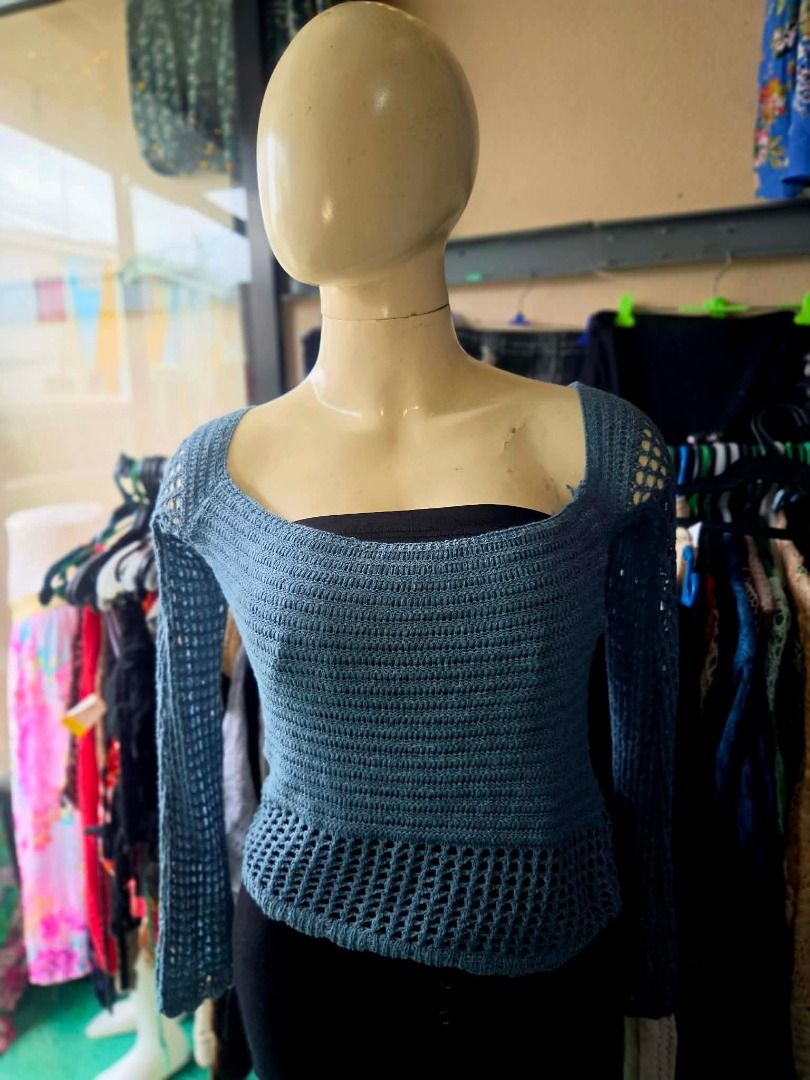 Knit Tops (Category: Blouses) located in Makati City. Submitted by bigheartsclothingcom720 (Listing ID 1462767877, Image 1). Description: US LIGHT KNITTED TOPS FOR SALE!** ✨ 📌 **Size on Tag:** L 📏 **Fits from:** L to XL 💰 **Price:** ₱200 💖 Great condition & super sulit!.