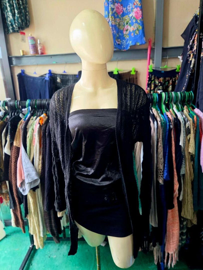 Knit Tops (Category: Blouses) located in Makati City. Submitted by bigheartsclothingcom720 (Listing ID 1462771553, Image 1). Description: US LIGHT KNITTED TOPS FOR SALE!** ✨ EXPRESS 📌 **Size on Tag:** S 📏 **Fits from:** XS to S 💰 **Price:** ₱250 💖 Great condition & super sulit!.