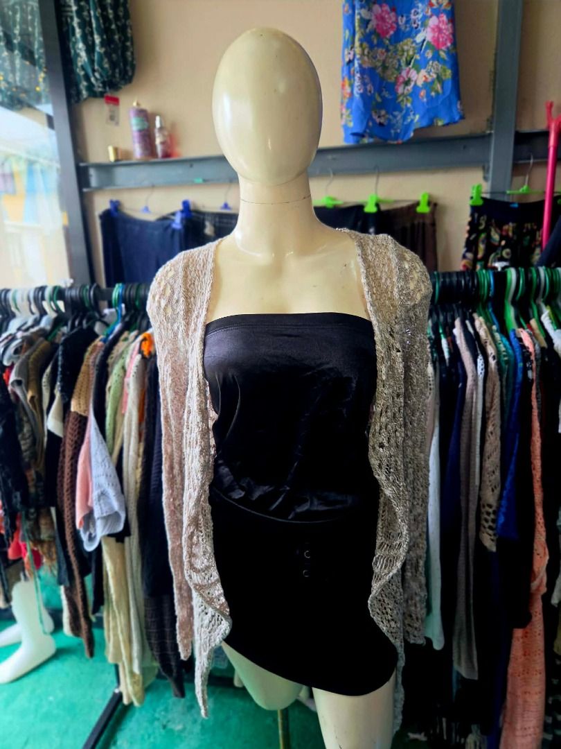 Knit Tops (Category: Blouses) located in Makati City. Submitted by bigheartsclothingcom720 (Listing ID 1462775618, Image 1). Description: US LIGHT KNITTED TOPS FOR SALE!** ✨ MOSSIMO 📌 **Size on Tag:** S 📏 **Fits from:** XS to S 💰 **Price:** ₱300 💖 Great condition & super sulit!.