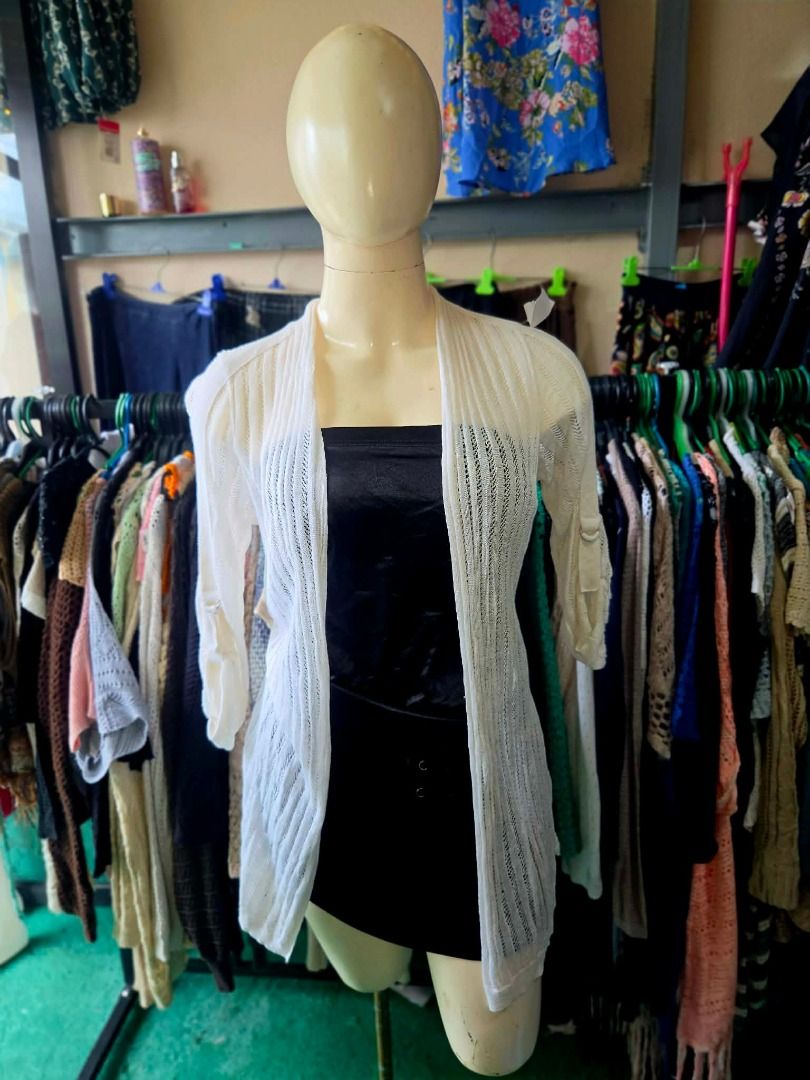 Knit Tops (Category: Blouses) located in Makati City. Submitted by bigheartsclothingcom720 (Listing ID 1462776550, Image 1). Description: US LIGHT KNITTED TOPS FOR SALE!** ✨ 📌 **Size on Tag:** S 📏 **Fits from:** XS to M 💰 **Price:** ₱200 💖 Great condition & super sulit!.