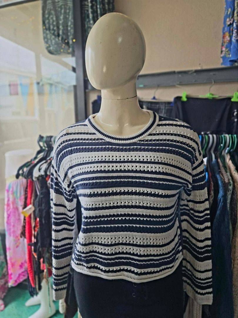 Knit Tops (Category: Blouses) located in Makati City. Submitted by bigheartsclothingcom720 (Listing ID 1462777787, Image 1). Description: US LIGHT KNITTED TOPS FOR SALE!** ✨ OLD NAVY 📌 **Size on Tag:** XL 📏 **Fits from:** L to 2X 💰 **Price:** ₱200 💖 Great condition & super sulit!.
