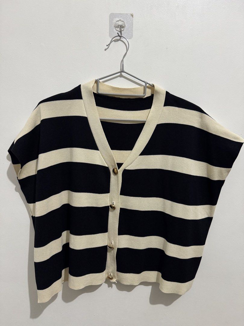 Knitted Striped Blouse (BKK) (Category: Blouses) located in Bacolod City. Submitted by globalbudolfinds.ph (Listing ID 1462689503, Image 1). Description: Free Size .