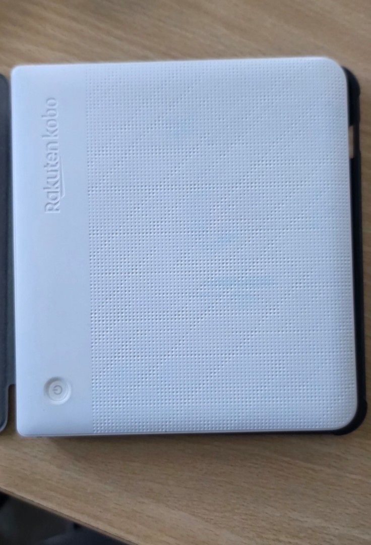 Kobo Libra H2o (Category: E-Readers) located in Tanauan. Submitted by meg_0 (Listing ID 1462682156, Image 2). Description: selling my lightly used white kobo libra h2o -comes w/ box -well taken care of, with smart case and screen protector since day 1 -micro usb type slot, 8gb storage -battery still in very good condition -with smudges at the edges (removable) from casing but no scratches -negotiable price! rfs: not frequently using anymore since