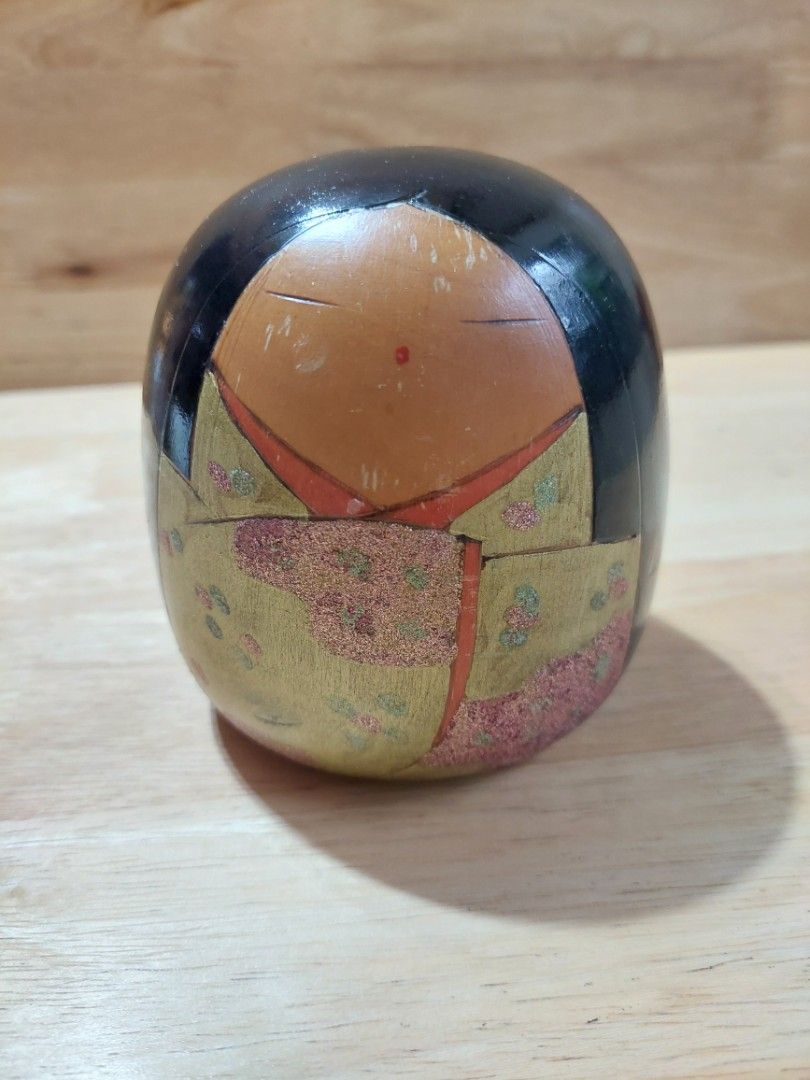 KOKESHI BY TOA SEKIGUCHI (Category: Vintage Collectibles) located in Muntinlupa City. Submitted by japanaholicscollectibles (Listing ID 1462825103, Image 1). Description: DESCRIPTION : - Artist : Toa Sekiguchi - With artist's signature - With signs of age - Height : 4.5" Please manage expectations. This is a vintage, preloved item..