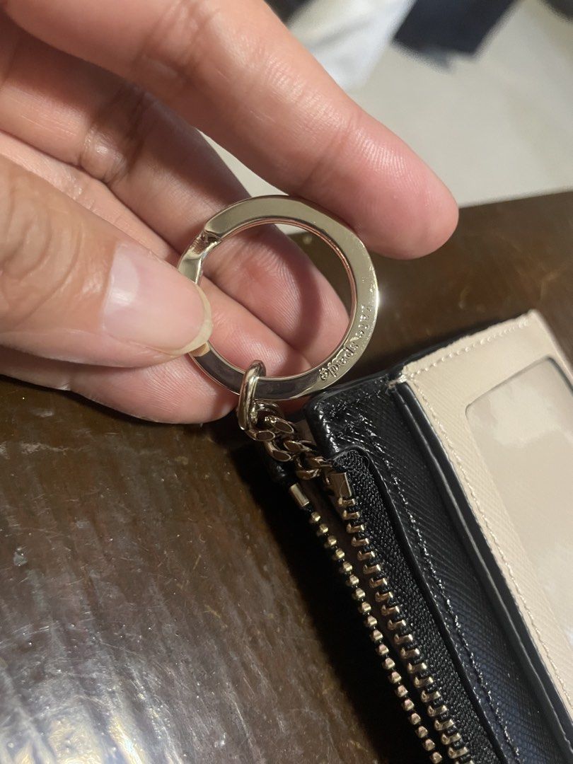 KS card holder (Category: Wallets & Card holders) located in General Trias. Submitted by cris4 (Listing ID 1462814844, Image 3). Description: Kate spade card holder.