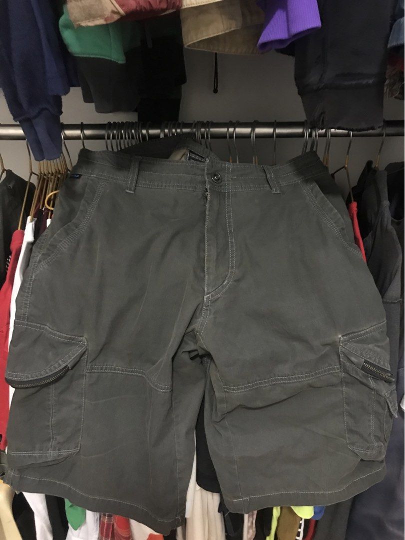 Kuhl Cargo Shorts (Category: Shorts) located in Manila. Submitted by terlterlterl (Listing ID 1462845876, Image 1). Description: 32x21.5 11 leg opening no issue .