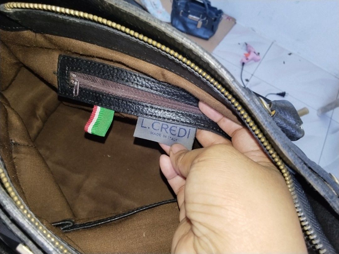L. Credi Bag (Category: Luxury Bags & Wallets) located in Cavite. Submitted by bagssection04 (Listing ID 1462693117, Image 2). Description: L. Credi Hangbag / shoulder bag black color large size lightly weight lang.