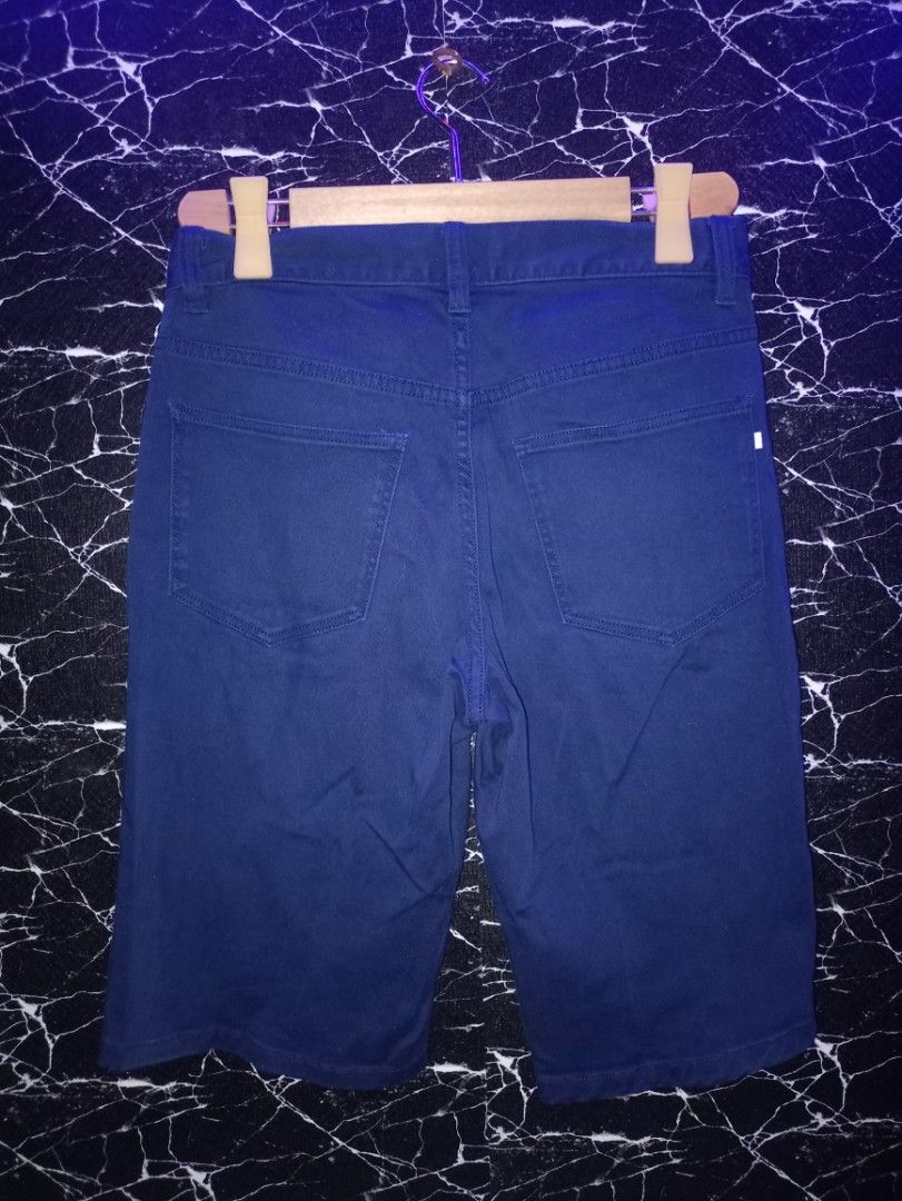 Lacoste Live Navy Blue Bermuda Short (Category: Shorts) located in Manila. Submitted by naixhrift (Listing ID 1462872547, Image 2). Description: - Lacoste Live Bermuda short - Size Small - 4pocket - Iconic Lacoste crocodile logo on front pocket - Length 20 - Waist 30 to 32 1000 plus ship jnt courier paymen on gcash.